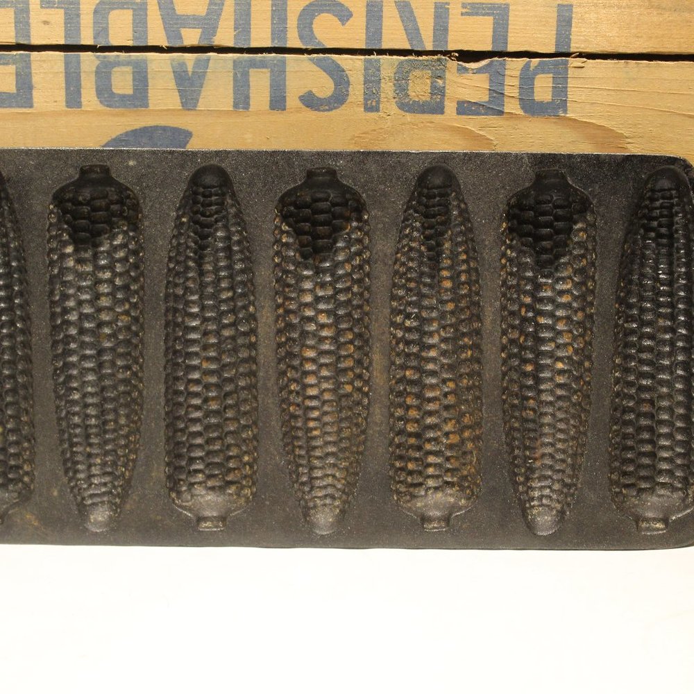 Vintage OLD MOUNTAIN Cast Iron Corn Cob Baking Pan